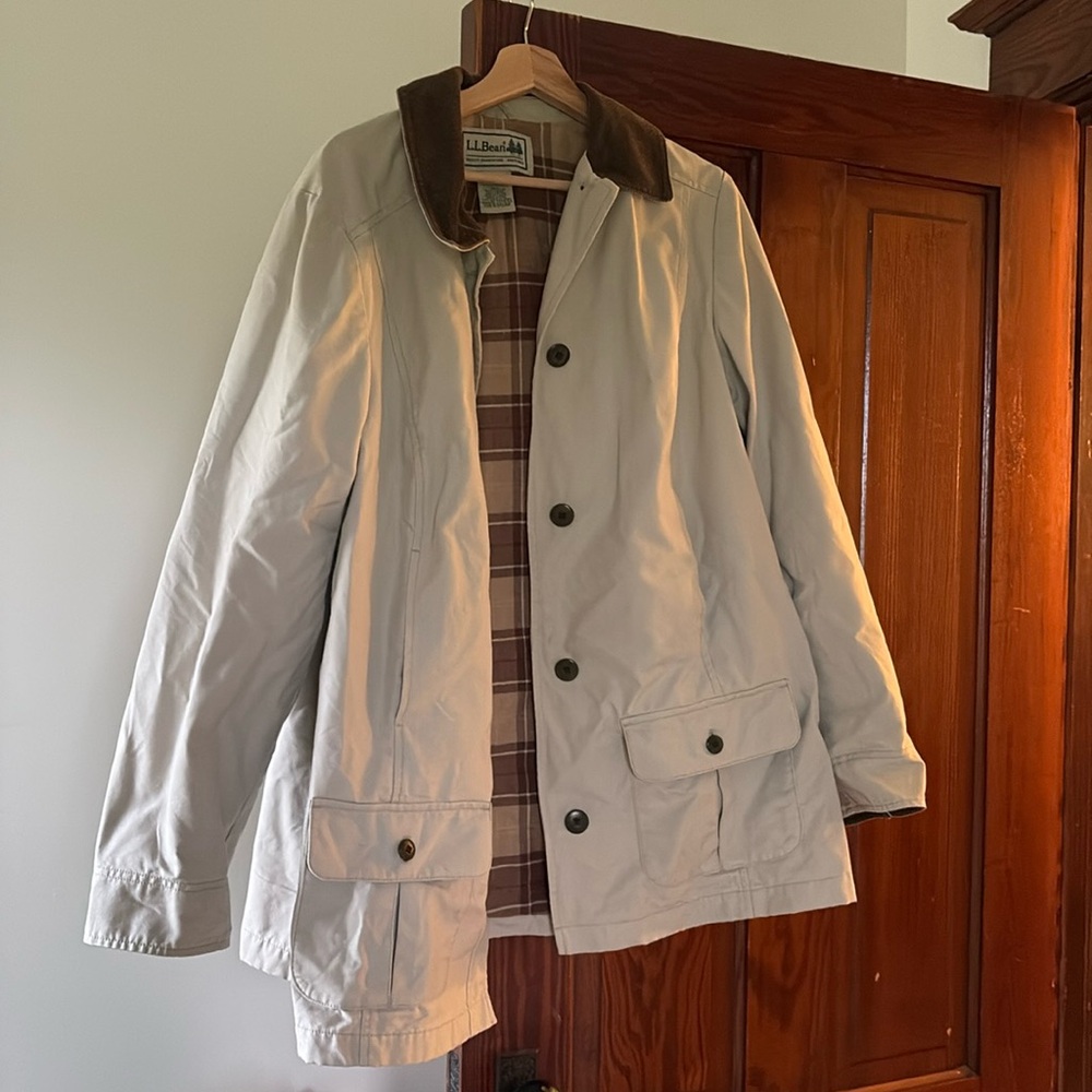 L.L. Bean Men's Tan Jacket with Brown Corduroy Collar